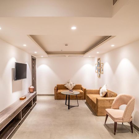 Juesta Residences - Aipl Joy Street, Гургаон Екстериор снимка