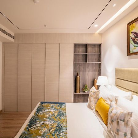Juesta Residences - Aipl Joy Street, Гургаон Екстериор снимка