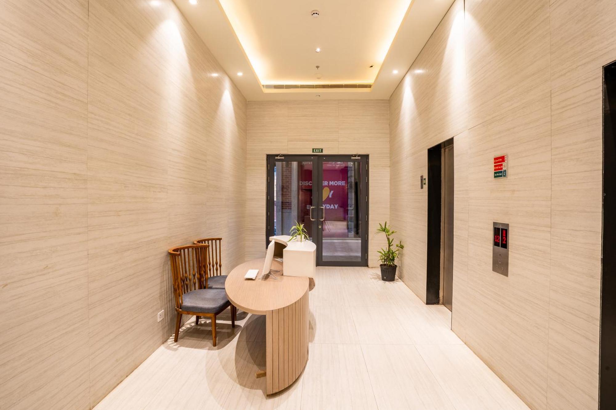 Juesta Residences - Aipl Joy Street, Гургаон Екстериор снимка