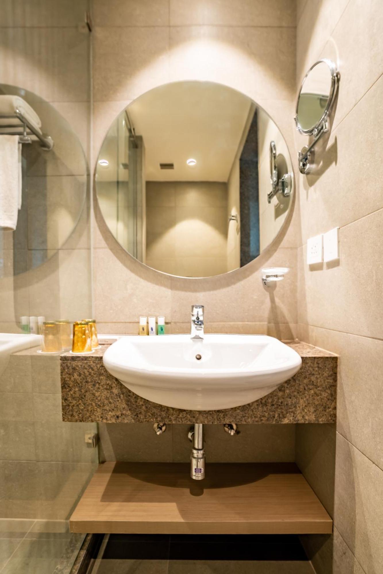 Juesta Residences - Aipl Joy Street, Гургаон Екстериор снимка