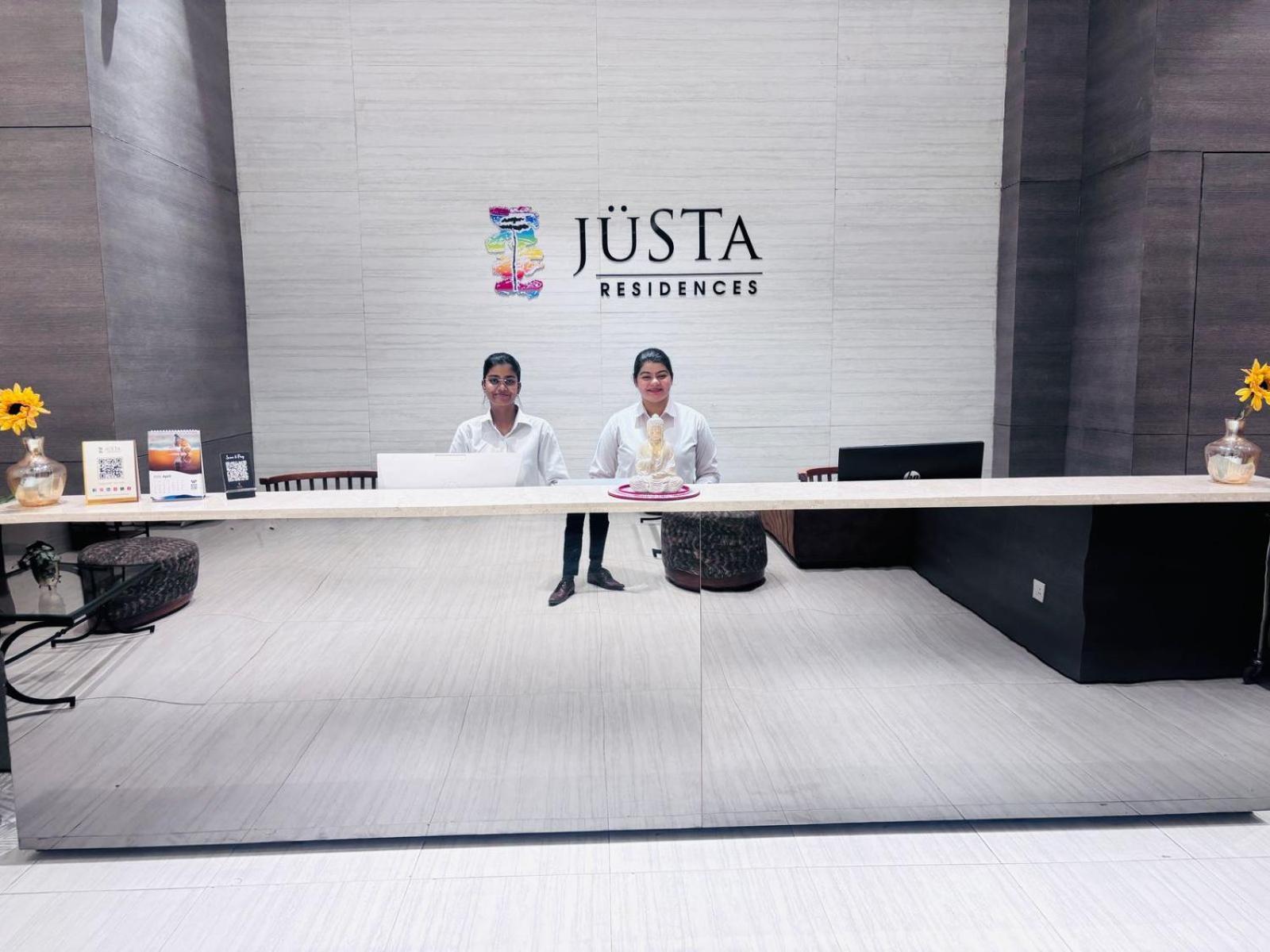 Juesta Residences - Aipl Joy Street, Гургаон Екстериор снимка