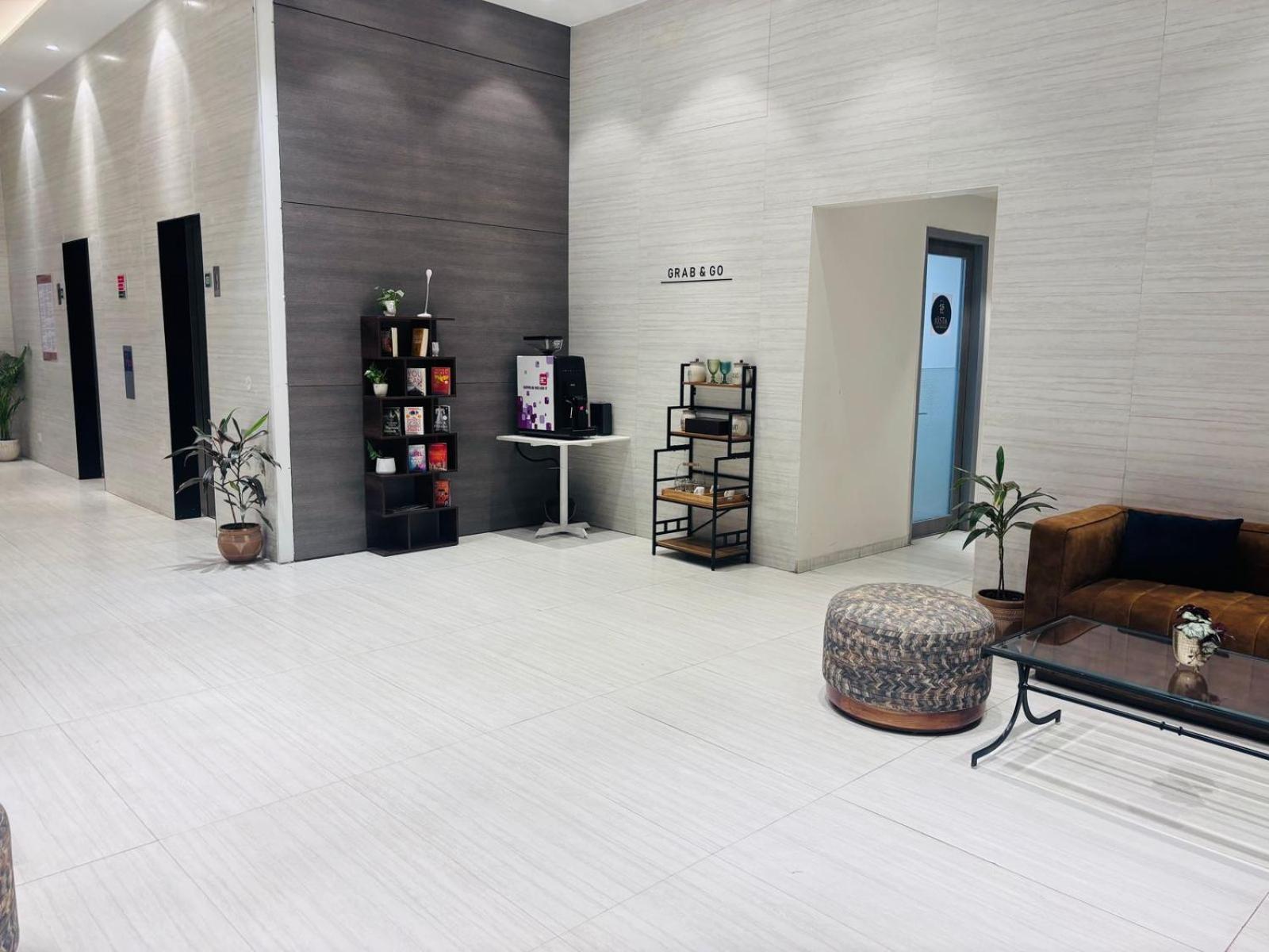 Juesta Residences - Aipl Joy Street, Гургаон Екстериор снимка